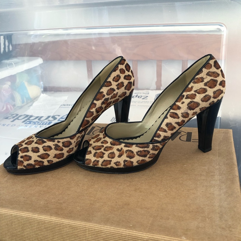 Massimo Baldi NWOT animal print open toe pump
